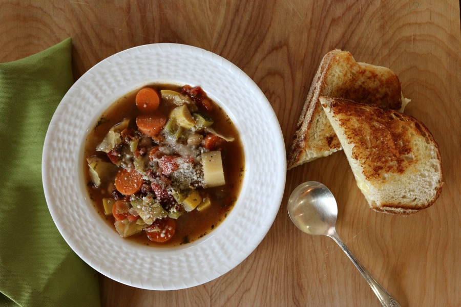  Easy & Healthy Recipe for Hearty Vegetable Soup