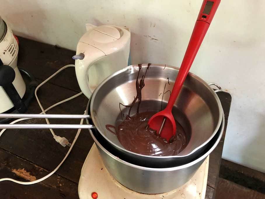  Making hot fudge at La Iguana Chocolate, Costa Rica